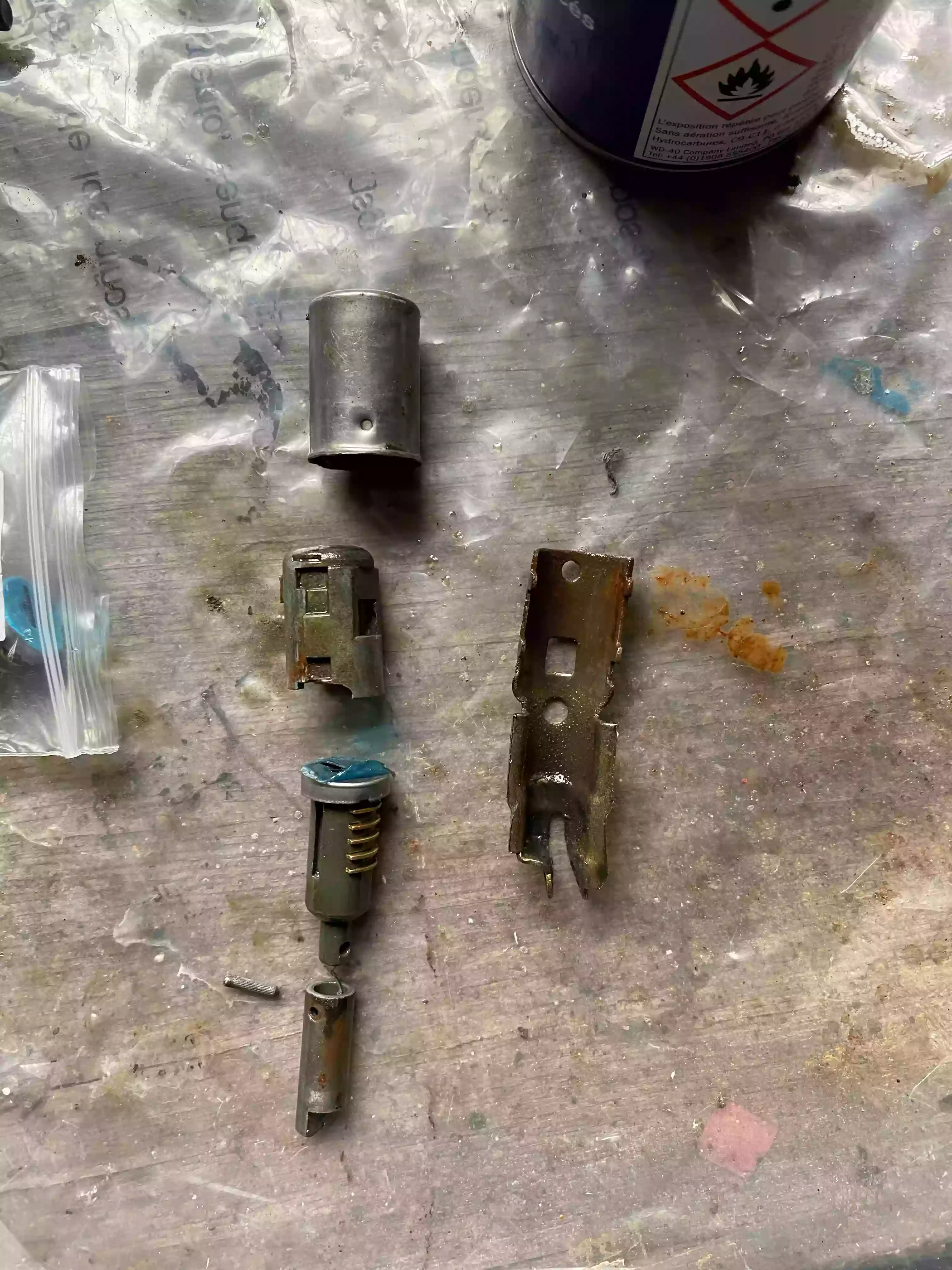 Le barillet démonté en ses 3 pièces